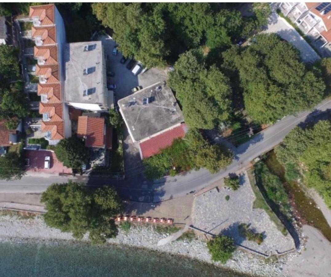 Studio Nikol Koutsoupia Kokkino Nero Bagian luar foto