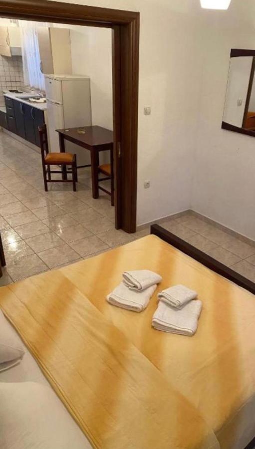 Studio Nikol Koutsoupia Kokkino Nero Bagian luar foto