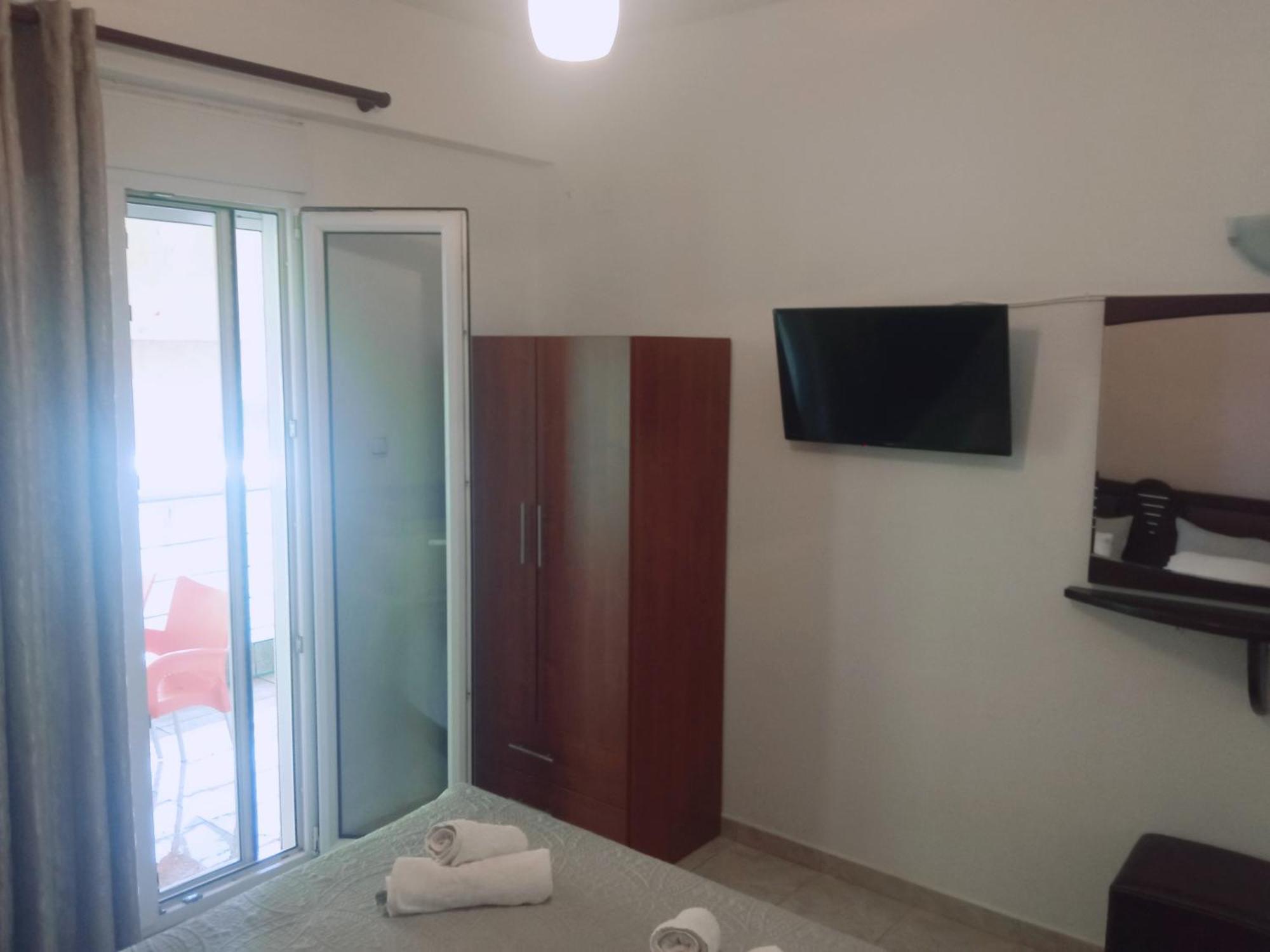 Studio Nikol Koutsoupia Kokkino Nero Bagian luar foto