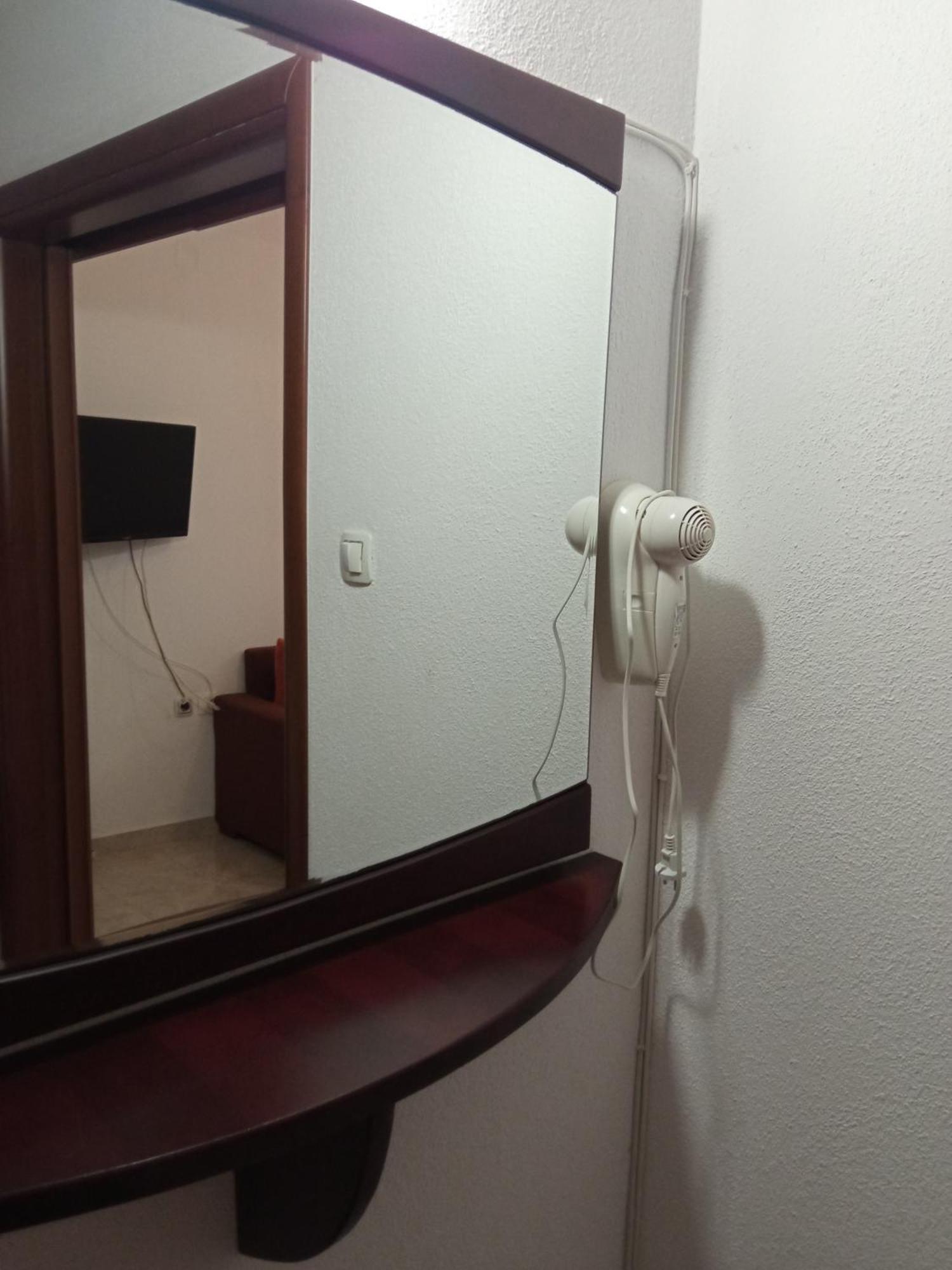 Studio Nikol Koutsoupia Kokkino Nero Bagian luar foto